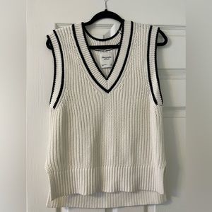 Abercrombie & Fitch Oversized Sweater Vest